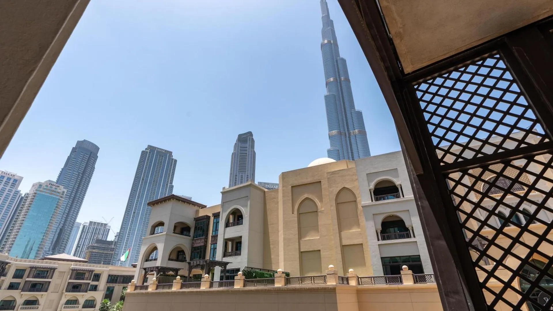 Lux Bnb I Souk Al Bahar I Burj Khalifa Views Dubai Apartment