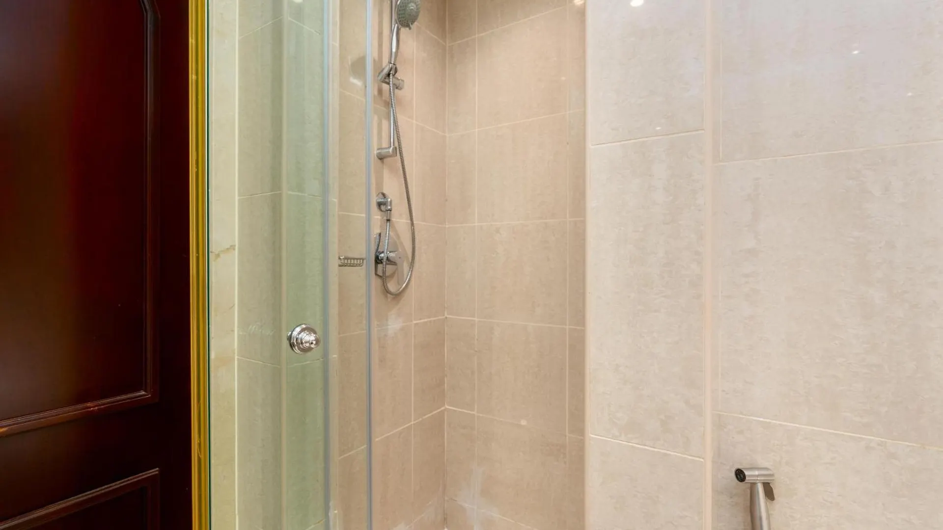 Lux Bnb I Souk Al Bahar I Burj Khalifa Views Dubai United Arab Emirates