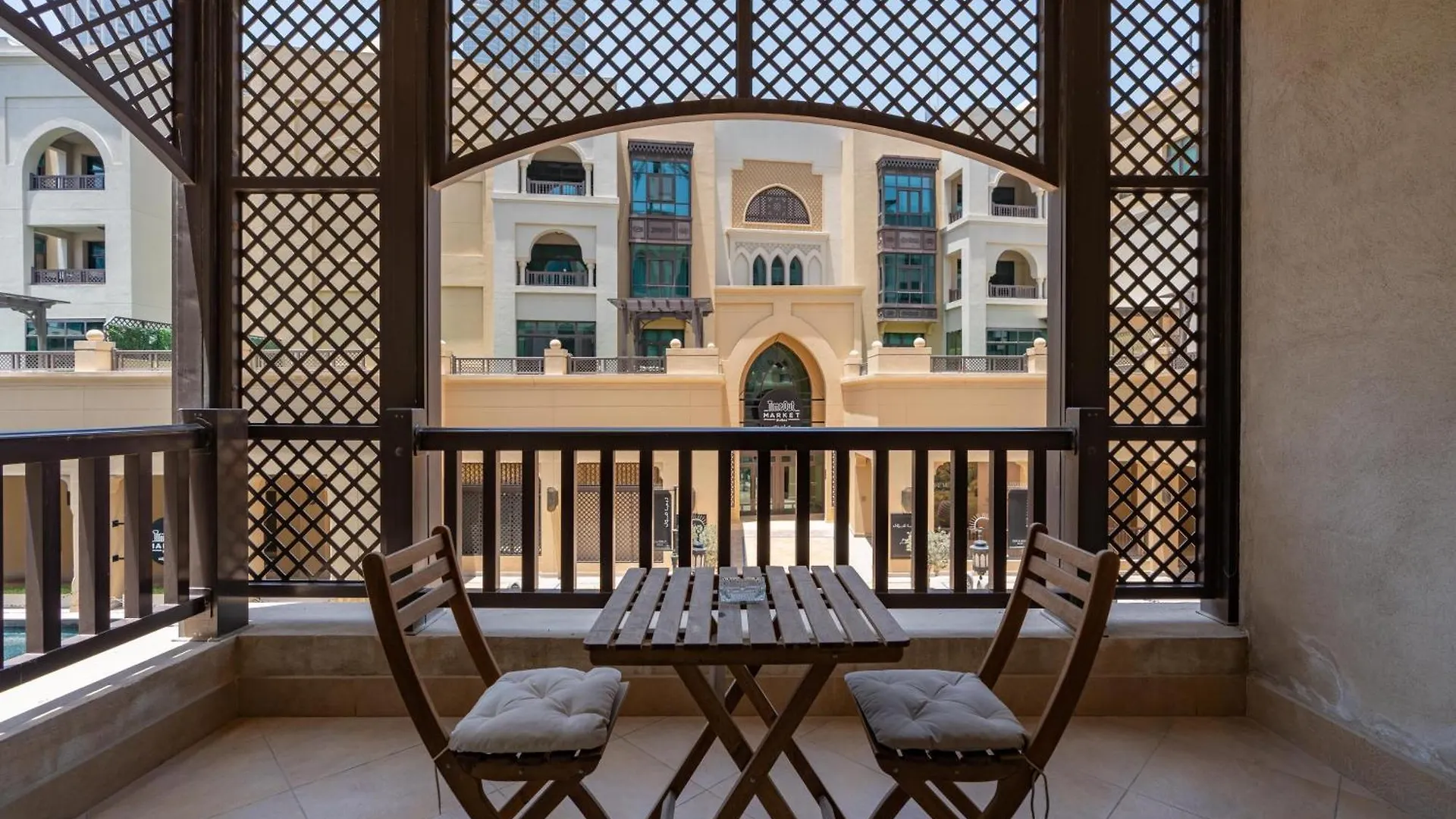 Lux Bnb I Souk Al Bahar I Burj Khalifa Views Dubai Apartment