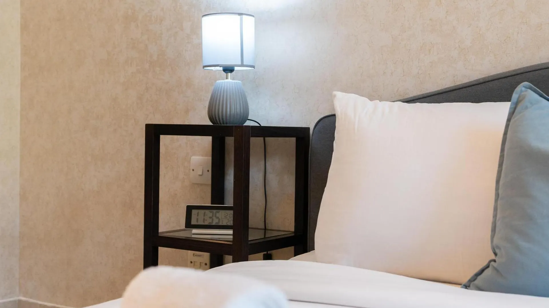Apartment Lux Bnb I Souk Al Bahar I Burj Khalifa Views Dubai United Arab Emirates